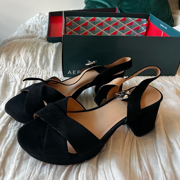AEROSOLES Black Heeled Sandals - Picture 1 of 4